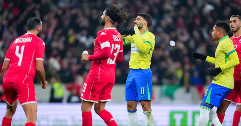 ব্রাজিল-তিউনিশিয়া ম্যাচের একটি মুহূর্ত